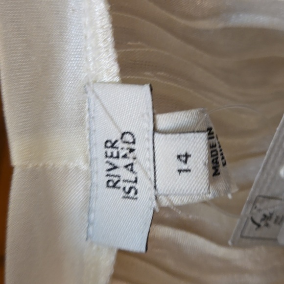 NWT River Island cape-sleeve blouse. Women's sz 14 - Picture 2 of 13